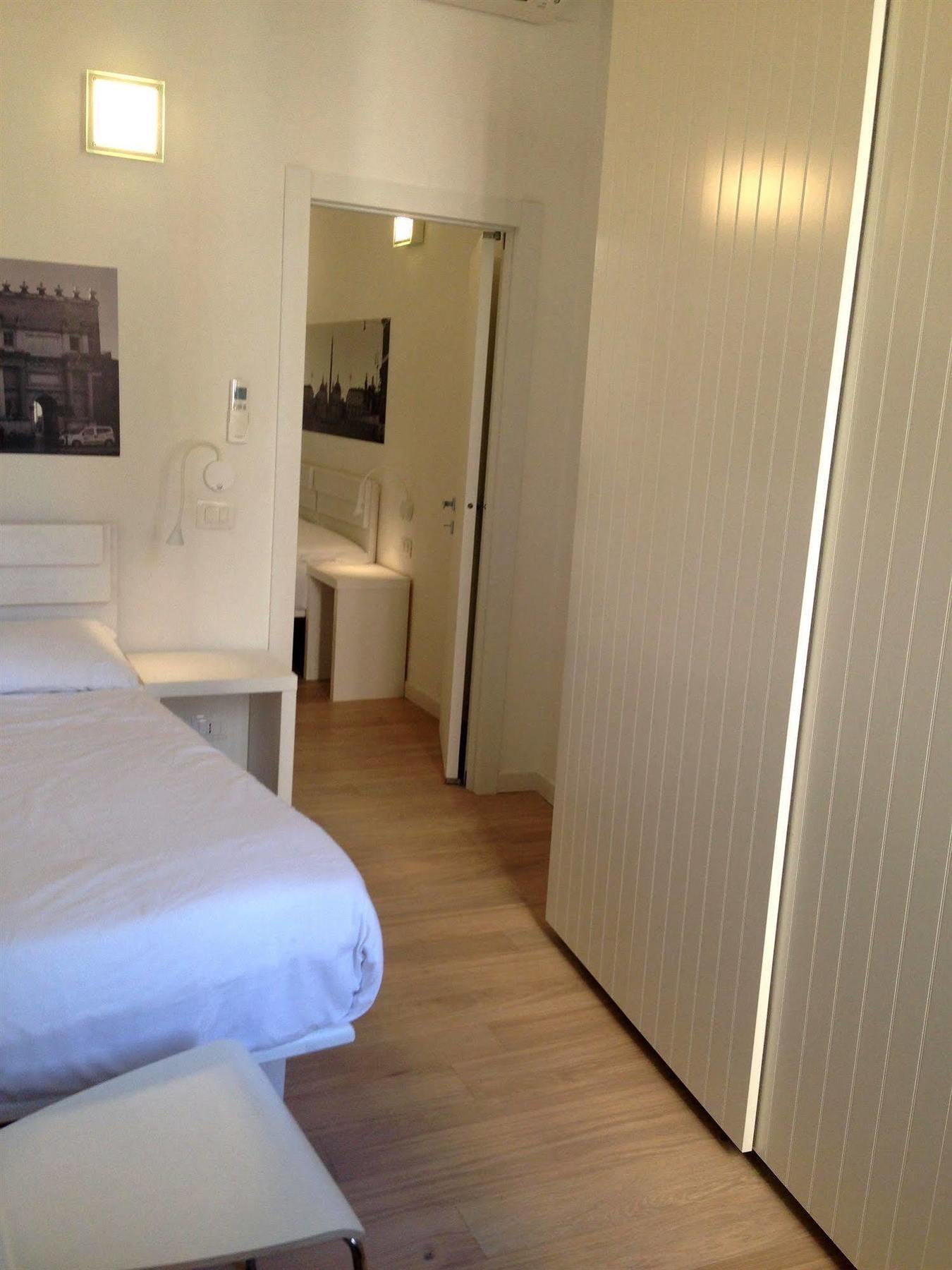 Finestra Su Trastevere - Guest House Rom Exterior foto